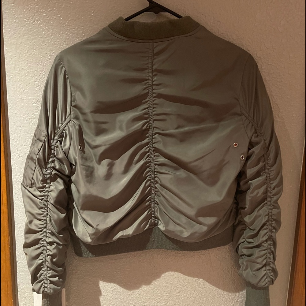 Army green jacket - Picture 4 of 4